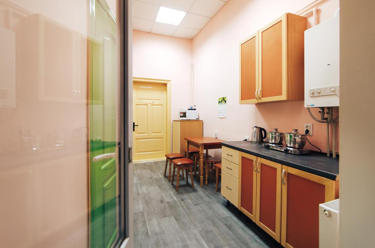 Hostel “Lime” Ivano-Frankivsk Exteriör bild
